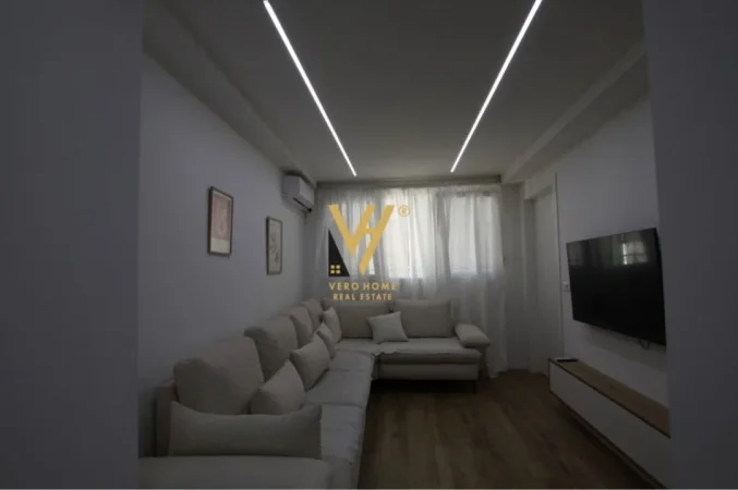 Tirane, jepet me qera apartament 1+1+Ballkon Kati 1, 60 m² 650 € (21 DHJETORI)