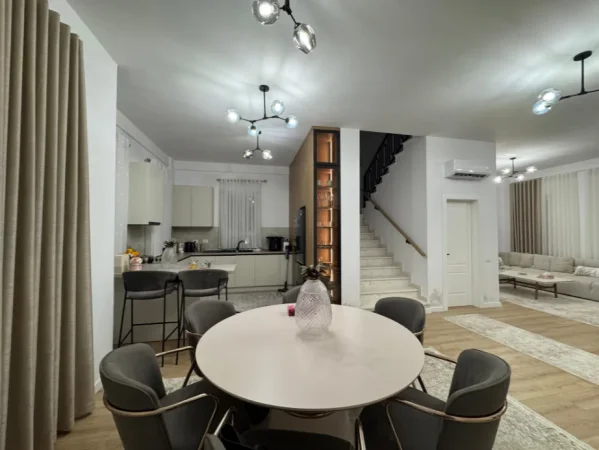 Tirane, jepet me qera Vile 3 Katshe Kati 0, 240 m² 2.500 € (Mjull-Bathore)