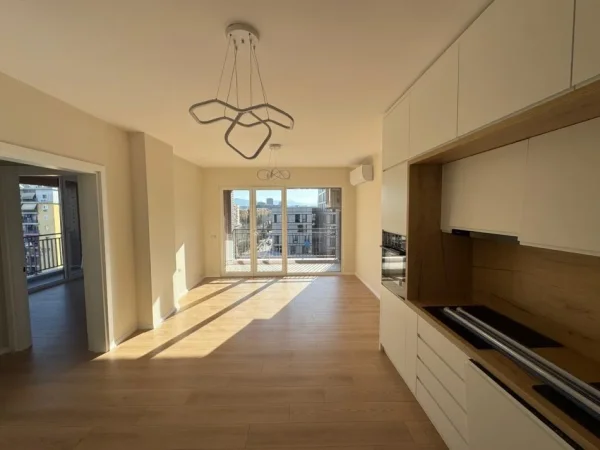 Tirane, jepet me qera apartament 2+1+Aneks+Ballkon Kati 8, 110 m² 650 € (fusha aviacionit)