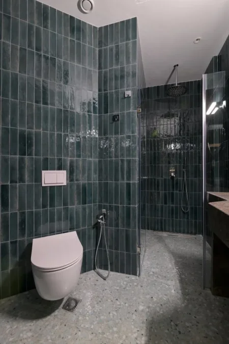 Tirane, jepet me qera apartament 1+1+ 1 POST PARKIMI Ballkon Kati 7, 75 m² 1.150 € (Garden Building)