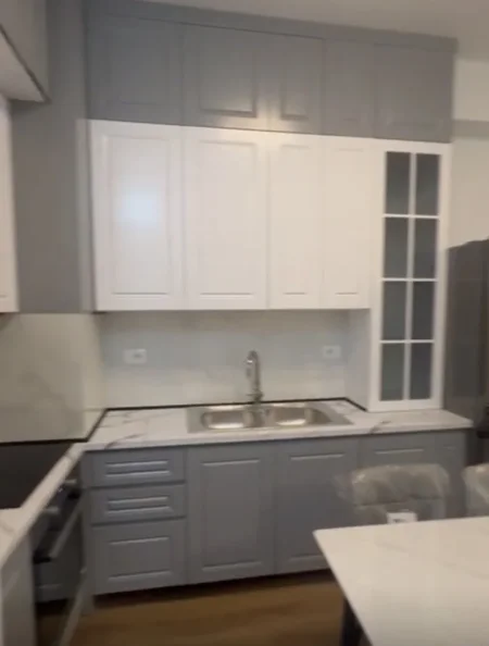 Tirane, jepet me qera apartament 1+1+Ballkon Kati 5, 48 m² 450 € (Kompleksi Kadiu, Mangalem21)