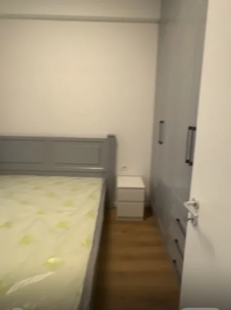 Tirane, jepet me qera apartament 1+1+Ballkon Kati 5, 48 m² 450 € (Kompleksi Kadiu, Mangalem21)