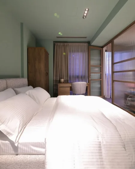 Tirane, jepet me qera apartament 1+1+ 1 POST PARKIMI Ballkon Kati 7, 75 m² 1.150 € (Garden Building)