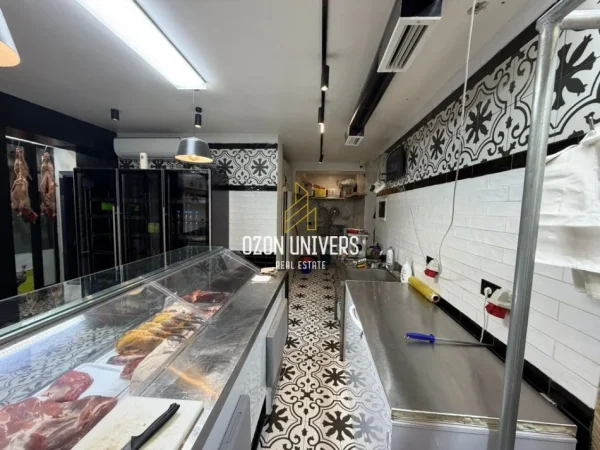 Tirane, shitet ambjent biznesi Kati 0, 45 m² 330.000 € (Rruga Ferit Xhajko)