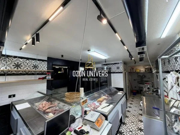 Tirane, shitet ambjent biznesi Kati 0, 45 m² 330.000 € (Rruga Ferit Xhajko)