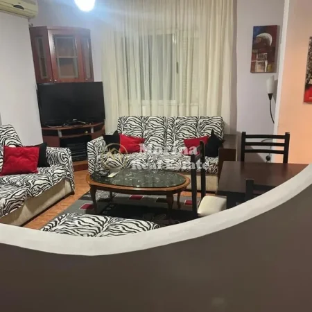 Tirane, jepet me qera apartament 2+1 Kati 11, 95 m² 500 € (Laprake)