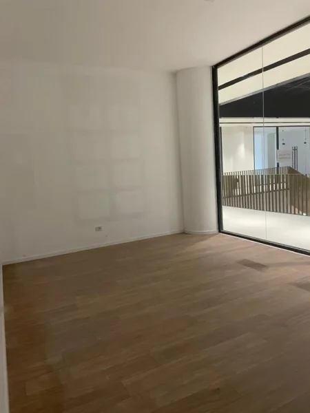 Tirane, jepet me qera ambjent biznesi Kati 2, 38 m² 800 € (zogu i zi)