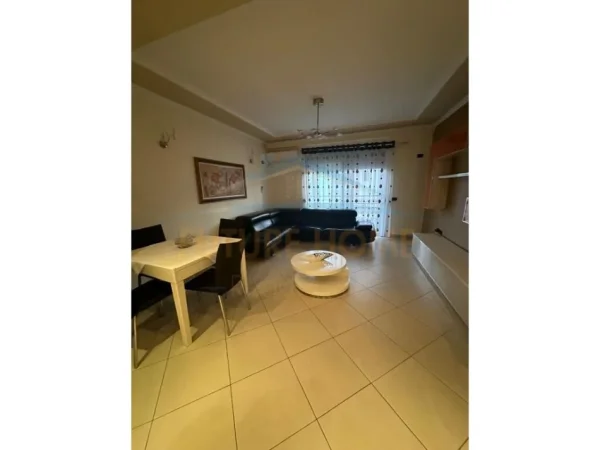 Durres, jepet me qera apartament 2+1 Kati 4, 120 m² 500 € (Drejtoria e Policise , Durres.)