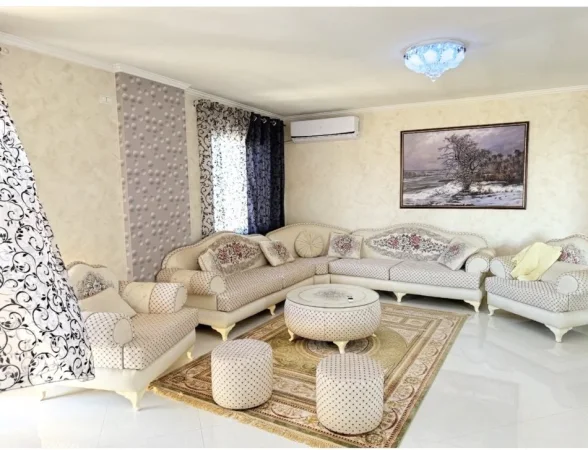 Tirane, jepet me qera apartament 2+1+Aneks+Ballkon Kati 10, 168 m² 800 € (prane karburantit)