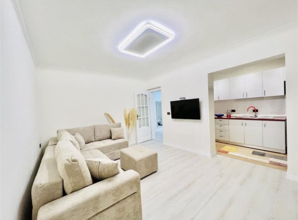 Tirane, jepet me qera apartament 1+1 Kati 3, 65 m² 600 € (STADIUMI DINAMO)