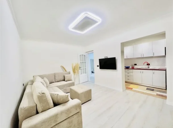 Tirane, jepet me qera apartament 1+1 Kati 3, 65 m² 600 € (STADIUMI DINAMO)