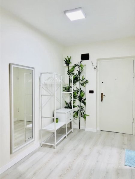 Tirane, jepet me qera apartament 1+1 Kati 3, 65 m² 600 € (STADIUMI DINAMO)