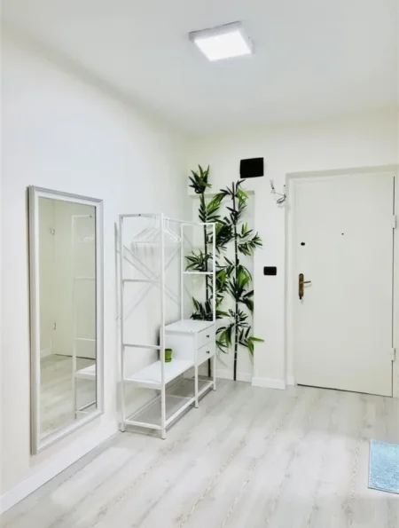 Tirane, jepet me qera apartament 1+1 Kati 3, 65 m² 600 € (STADIUMI DINAMO)