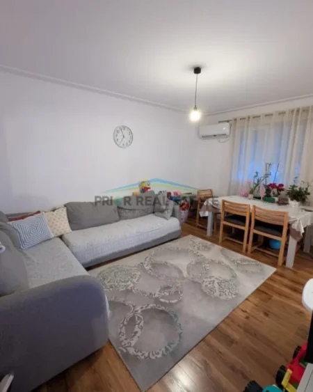 Tirane, shitet apartament 2+1 Kati 3, 75 m² 191.800 € (Rruga Kongresi i Lushnjes)