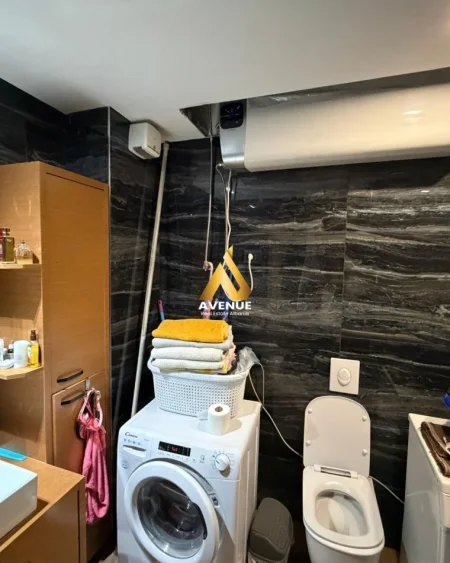 Tirane, shitet apartament 2+1 Kati 2, 100 m² 320.000 € (Komuna Parisit)