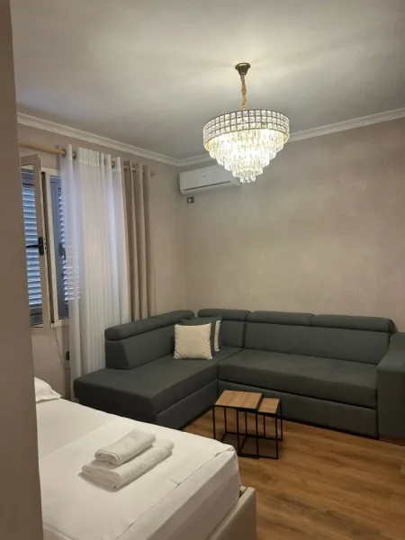 Tirane, jepet me qera apartament 1+1+Ballkon Kati 2, 70 m² 500 € (VASIL SHANTO)