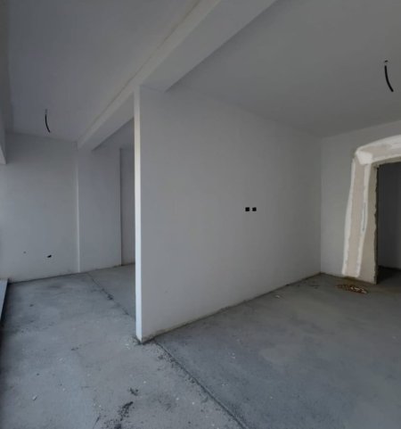 Tirane, shitet apartament 2+1+Ballkon Kati 5, 120 m² 330.000 € (Kika 2)