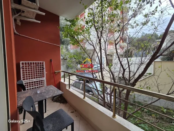 Vlore, jepet me qera garsonier Kati 2, 47 m² 300 € (Rruga Dhimitër Konomi)