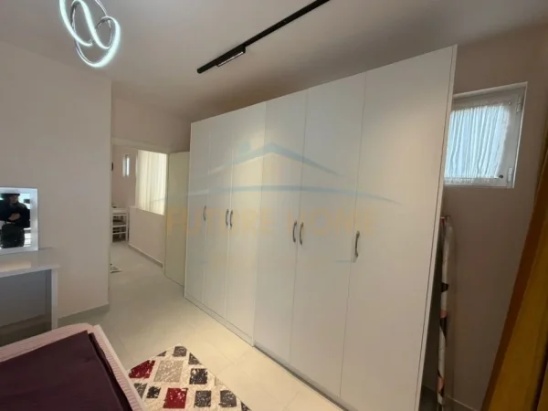 Durres, jepet me qera apartament 1+1 Kati 7, 112 m² 550 € (Qendër, Durrës)