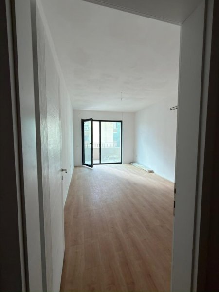 Tirane, shitet apartament 1+1 , 78 m² 1.825.000 € (Prane Radisson)