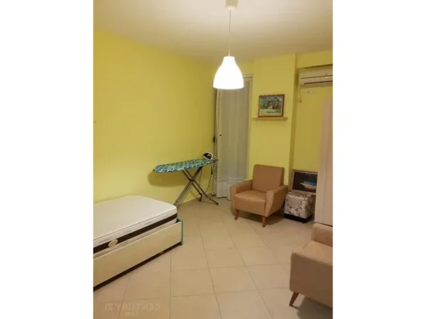 Tirane, jepet me qera apartament 2+1 Kati 4, 94 m² 680 € (rruga e barrikadave)