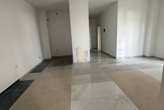 Tirane, shitet apartament 2+1+Ballkon Kati 4, 115 m² 149.000 € (Casa Italia)
