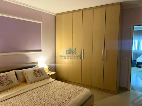 Vlore, jepet me qera shtepi 3+1 , 130 m² 600 € (VLORE)