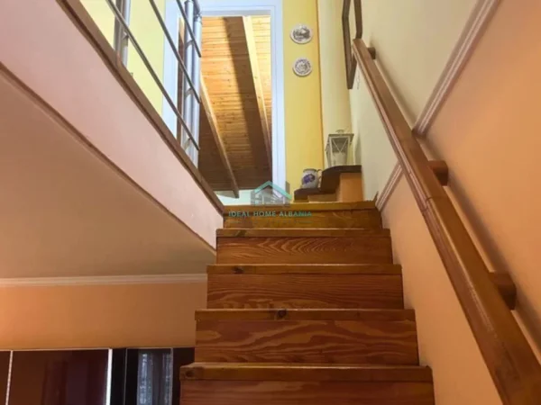 Vlore, jepet me qera shtepi 3+1 , 130 m² 600 € (VLORE)