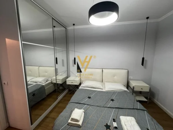 Tirane, jepet me qera apartament 1+1 Kati 7, 71 m² 500 € (RRUGA E PORTIT)