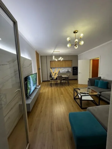 Tirane, jepet me qera apartament 1+1 Kati 7, 71 m² 500 € (RRUGA E PORTIT)