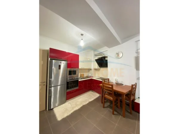 Tirane, jepet me qera apartament 2+1 Kati 2, 85 m² 550 € (kompleksi ana)