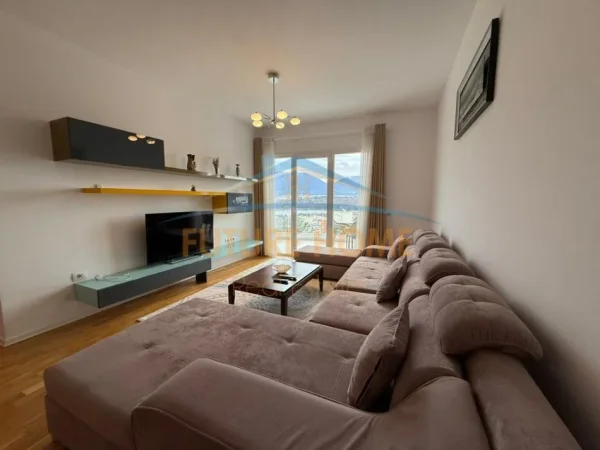 Tirane, jepet me qera apartament 2+1 Kati 3, 105 m² 1.000 € (Kopshti Botanik, pranë Xhamisë së Selitës.)