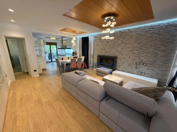 Tirane, jepet me qera Vile 3+1 , 350 m² 2.500 € 