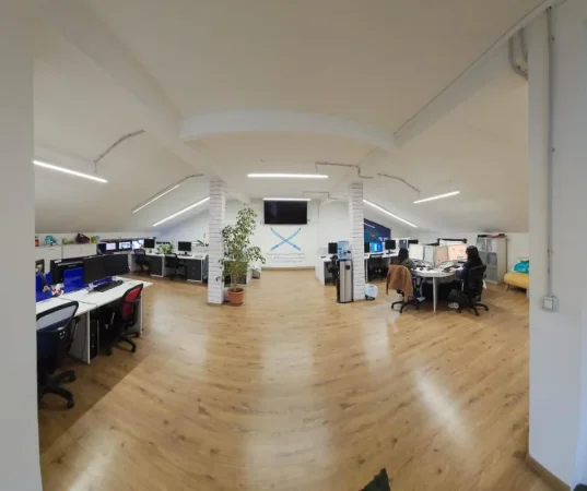 Tirane, jepet me qera ambjent biznesi Kati 2, 311 m² 3.000 € (Juvenila)