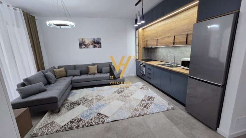 Tirane, jepet me qera apartament 1+1+Ballkon Kati 5, 68 m² 500 € (PORCELAN)