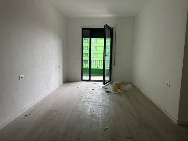 Tirane, shitet apartament 3+1 Kati 3, 120 m² 180.000 € 
