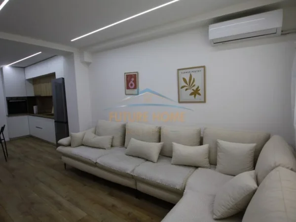 Tirane, jepet me qera apartament 1+1 Kati 0, 63 m² 650 € (21 Dhjetori)