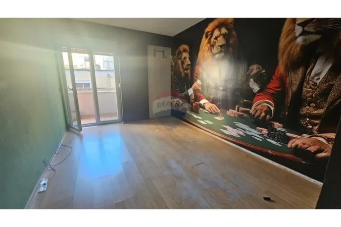 Tirane, jepet me qera zyre Kati 2, 97 m² 800 € (Sheshi Willson)