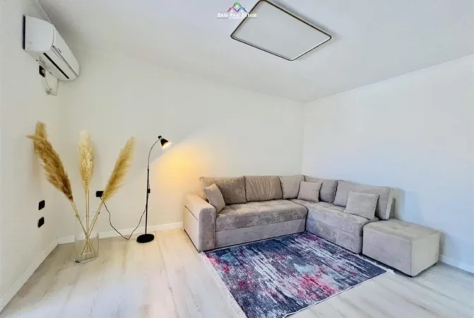 Tirane, jepet me qera apartament 1+1 Kati 3, 65 m² 625 € (Rruga Gjik Kuqali)