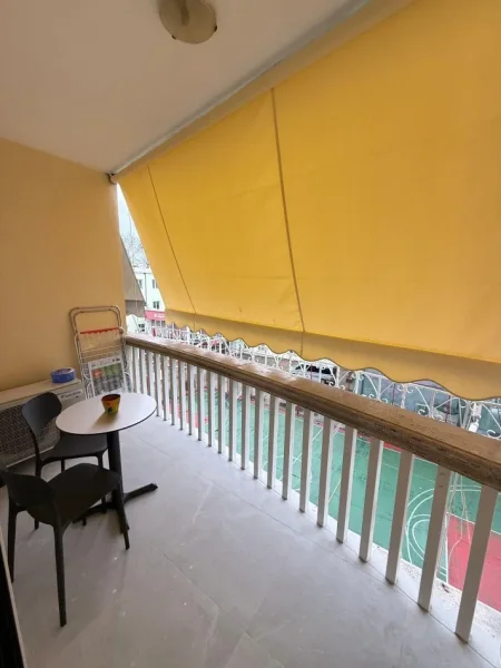 Tirane, jepet me qera apartament 1+1+Ballkon Kati 3, qera 750 € (Zona e Liceut, pranë RTSH-së)