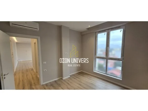 Tirane, jepet me qera apartament 1+1+Ballkon Kati 6, 61 m² 700 € (Komuna e Parisit)