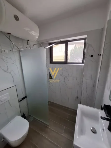 Tirane, shitet apartament 1+1+Ballkon Kati 1, 51 m² 75.000 € (GOLEM)