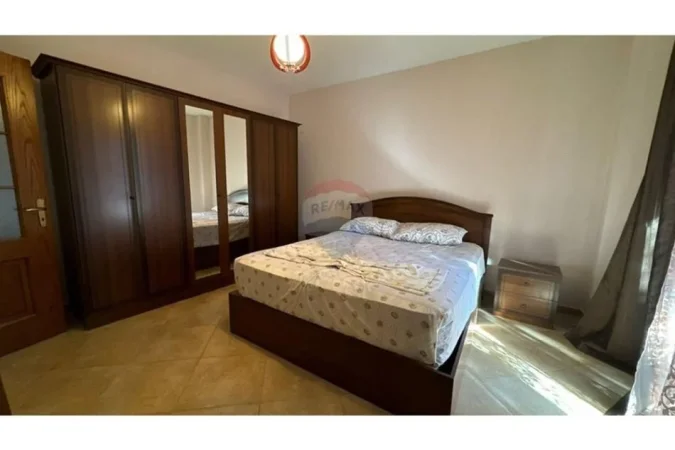 Tirane, jepet me qera apartament Kati 3, 107 m² 700 € (Prane kompleksit "Colombo")