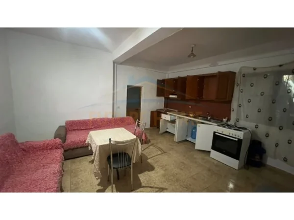 Tirane, jepet me qera apartament 2+1 Kati 1, 75 m² 320 € (Bulevardi i Ri)