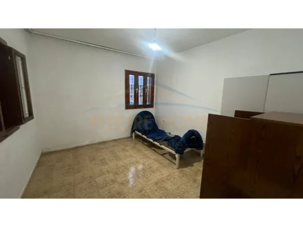 Tirane, jepet me qera apartament 2+1 Kati 1, 75 m² 320 € (Bulevardi i Ri)