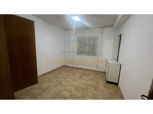 Tirane, jepet me qera apartament 2+1 Kati 1, 75 m² 320 € (Bulevardi i Ri)