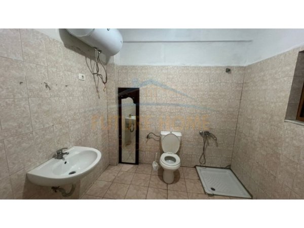 Tirane, jepet me qera apartament 2+1 Kati 1, 75 m² 320 € (Bulevardi i Ri)