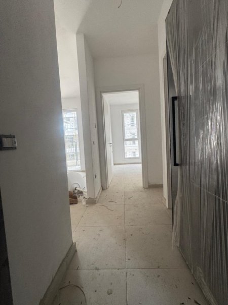 Tirane, shitet apartament 1+1+Ballkon Kati 3, 53 m² 67.000 € (Univers City)