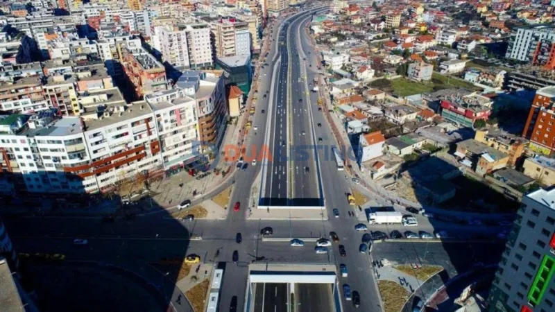 Tirane, jepet me qera ambjent biznesi , 450 m² 4.000 € (Unaza e Re)