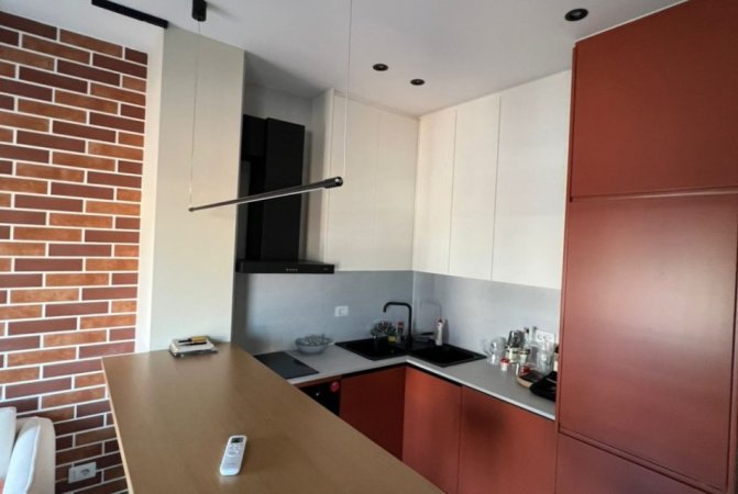 Tirane, jepet me qera apartament 1+1 Kati 6, 55 m² 720 € (Rruga Karl Gega)